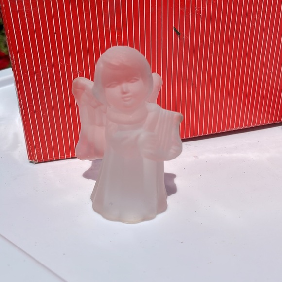 Set of 4 vintage frosted glass candle holders. - Picture 2 of 8